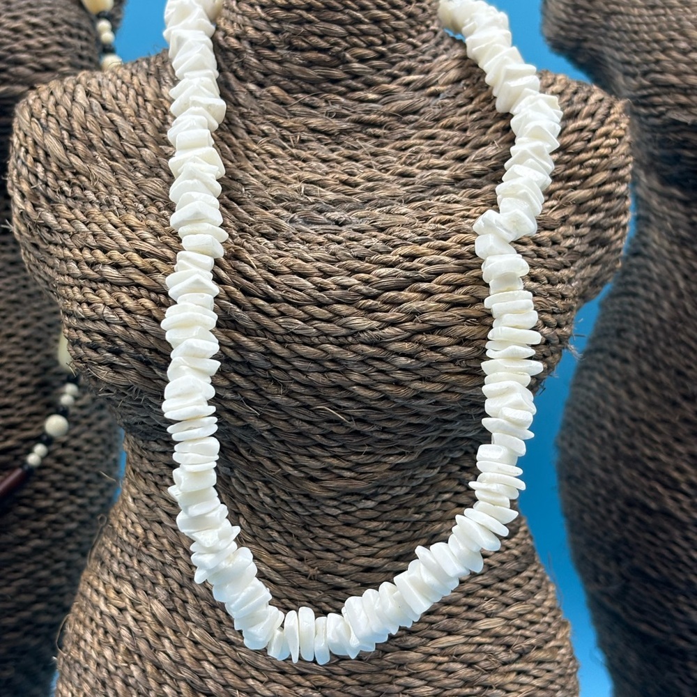 12 Piece Unisex Beaded Shell Necklaces. One Lot Sale.  Boho Jewelery. Beachy - Picture 5 of 6